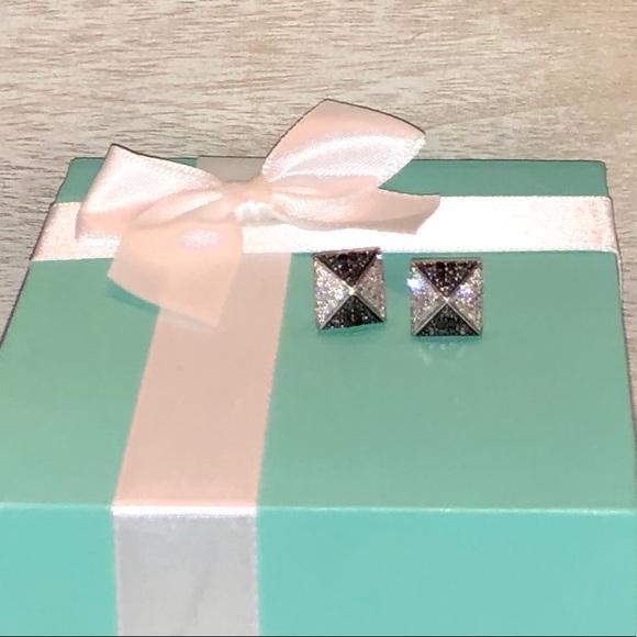 NEW .52ctw Black/White Natural Diamond Earrings - Picture 1 of 16